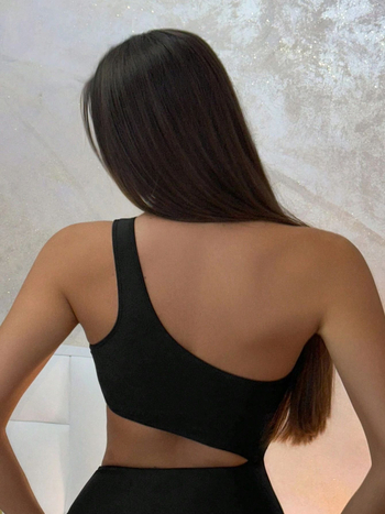 Ολόσωμο μαγιό με ασύμμετρο σχέδιο, μπλοκ χρωμάτων, χωρίς πλάτη, στενή εφαρμογή, με επένδυση στήθους