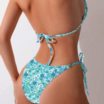 Costum de baie bikini cu model floral, material poliester, cupe pentru bust fără sprijin metalic, căptușeală 95% poliester, potrivit pentru înot și activități acvatice