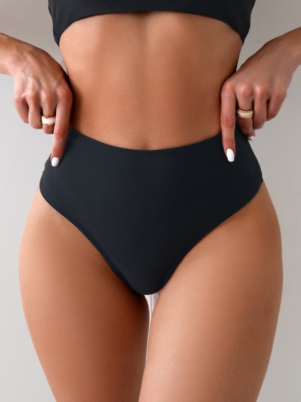 Női nejlon úszónadrág, egyszínű mintázat, 59 g, anyag 80% nejlon, bélés 82% poliészter