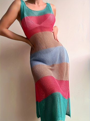 Lyukas kötött midi ruha szivárvány mintával, kerek nyakú, rövid ujjú, magas derék