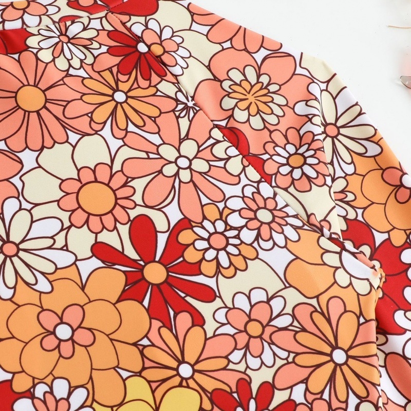 Costum de baie întreg cu model floral, mâneci lungi, suport din oțel și fără bureți.