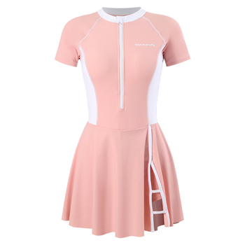 Γυναικείο ολόσωμο μαγιό με επένδυση στήθους, κοντά μανίκια, νάιλον ύφασμα, γρήγορο στέγνωμα, υψηλή ελαστικότητα, πολυεστερική επένδυση.