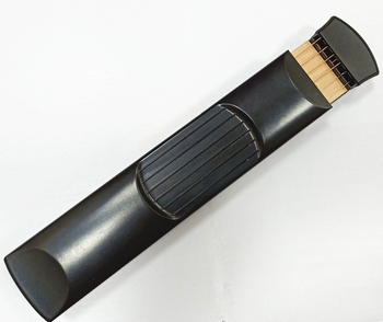 Xinrun φορητή κιθάρα τσέπης, μοντέλο έξι τεμαχίων, εκπαιδευτής δακτύλων για σχηματισμούς χεριών και μετατροπή συγχορδιών