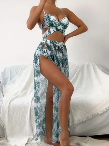 Γυναικείος τριών τεμαχίων μαγιό με φλοράλ μοτίβο και ανοιχτή πλάτη, με επένδυση για το στήθος, ύφασμα νάιλον-ελαστάν (82% νάιλον, 12% ελαστάν).