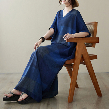 Rochie midi din bumbac și in, decolteu în V, mâneci largi, model în carouri, stil literar-retro