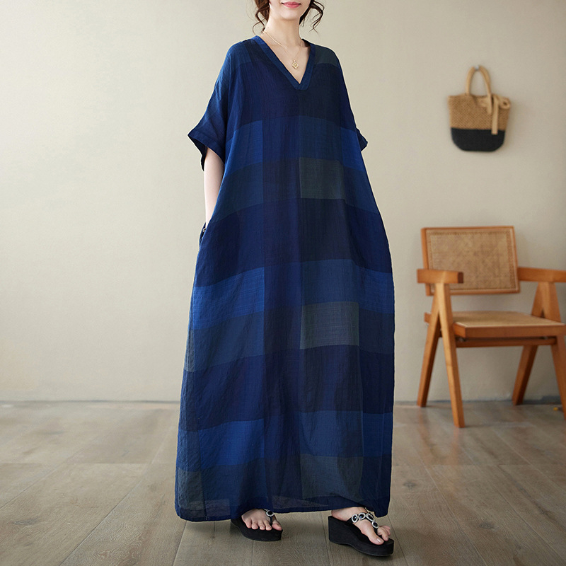 Rochie midi din bumbac și in, decolteu în V, mâneci largi, model în carouri, stil literar-retro