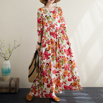 Дълга рокля с флорална шарка, конопено-спандексова материя, кръгло деколте и ръкави 3/4