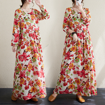 Дълга рокля с флорална шарка, конопено-спандексова материя, кръгло деколте и ръкави 3/4