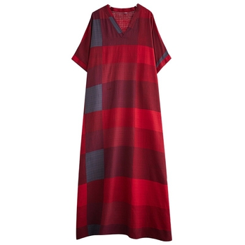 Памучно-ленена рокля с кариран принт, V-образно деколте, летящи ръкави, миди дължина