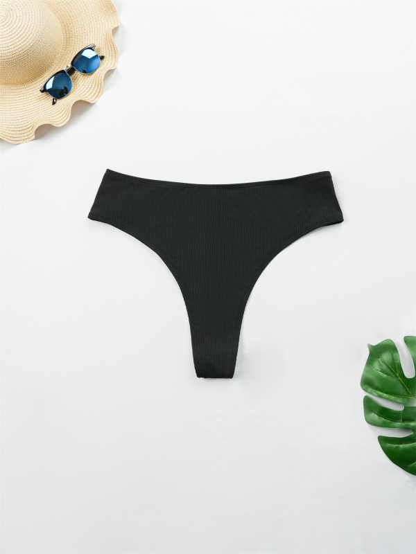 Ženske plivačke legice u jednoj boji, neprozire, laskavog kroja; podstava od elastana 18%, materijal poliester 82%, pogodno za plivanje.