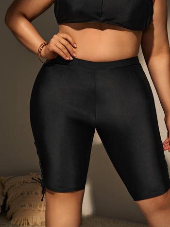 Γυναικείο μαγιό δύο τεμαχίων με ξεχωριστά σορτς καπρί, με κορδόνι, χωρίς μανίκια; πολυεστέρας 82/18, βάρος υφάσματος 200 g, επένδυση 95/5, κατάλληλο για κολύμβηση και υδάτινα σπορ.