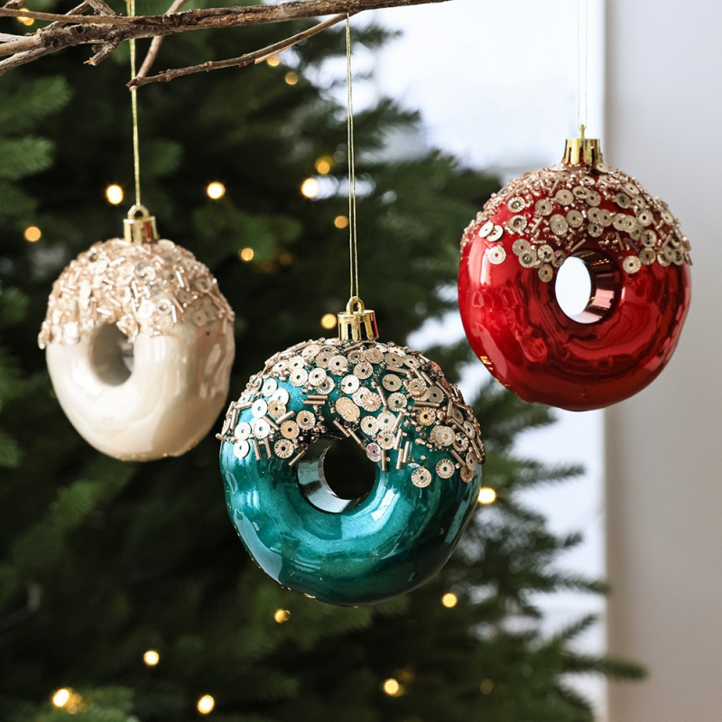 Kalėdinių žaislų rinkinys – kabamasis žaisliukas donutą primenančio apskritimo forma, eglutės viršūnės žvaigždutė ir plastikinis kamuoliukas — BR ženklas, TINGZHI, plastikas, Europos stilius, Kalėdos