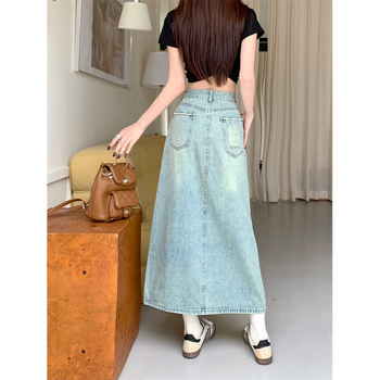 Τζιν φούστα μεσαίου μήκους, υψηλής μέσης και σχίσιμο, Καλοκαίρι 2025