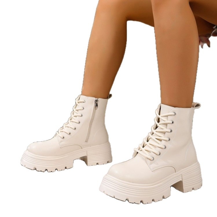 Cizme moto feminine cu toc înalt 6–8 cm, fermoar lateral, vârf rotund, PU partea superioară, gambă joasă