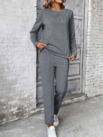 Σετ δύο τεμαχίων: μακρυμάνικη ζακέτα με φερμουάρ και μακριές παντελόνες; μονόχρωμο ύφασμα; πολυεστέρας ≥95%; φθινοπωρινή έκδοση 2025.