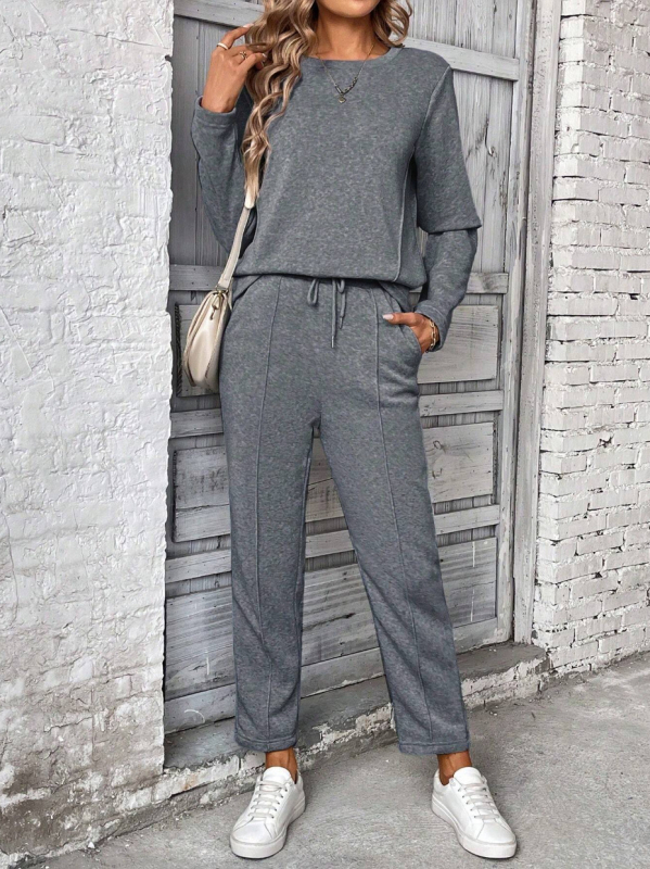 Set din două piese: hanorac cu fermoar și pantaloni lungi; culoare solidă; poliester ≥95%; toamnă 2025.