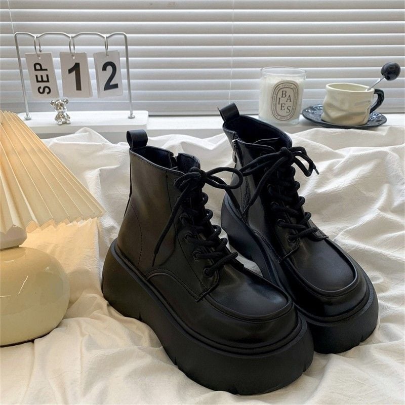 Ghete Martin, gleznă joasă, platformă groasă, PU partea superioară, talpă din cauciuc, șiret frontal + fermoar lateral