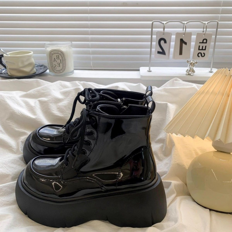 Ghete Martin, gleznă joasă, platformă groasă, PU partea superioară, talpă din cauciuc, șiret frontal + fermoar lateral