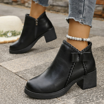 Ghete Martin din catifea cu fermoar lateral, vârf ascuțit, gleznă scurtă, toc gros mediu 3–5 cm