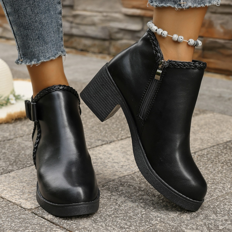 Ghete Martin din catifea cu fermoar lateral, vârf ascuțit, gleznă scurtă, toc gros mediu 3–5 cm