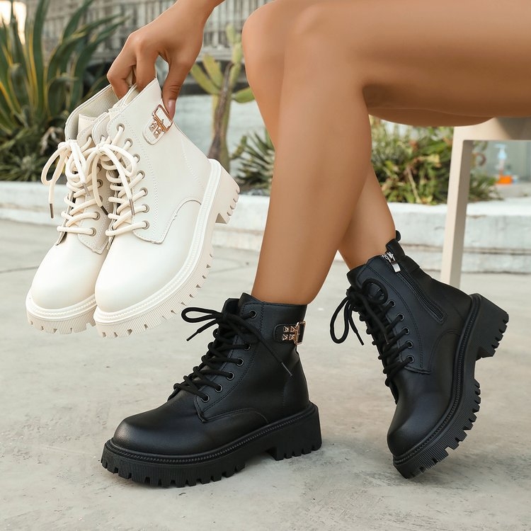 Martin batai su medvilnine įdėja, viršus iš sintetinės odos, žemas kulno aukštis, priekiniai raišteliai, žiemai, kulnas virš 8 cm