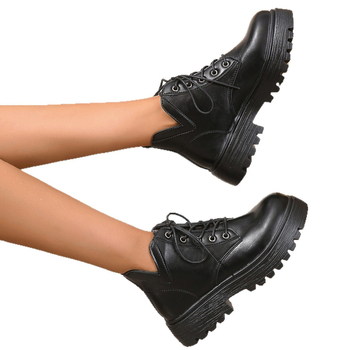 Sieviešu Martin zābaki – zemā augšdaļa, apaļa purngala, vidēja garuma papēdis 3–5 cm, šņorējami, PU augšdaļa, gumijas zole, ūdensnecaurlaidīgi un pretslīdoši