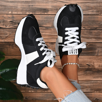 Γυναικεία sneakers με φαρδιά σόλα – PU επάνω, καουτσούκ σόλα, στρογγυλή μύτη, κορδόνια μπροστά, μεσαίο ύψος τακουνιού 3–5 εκ