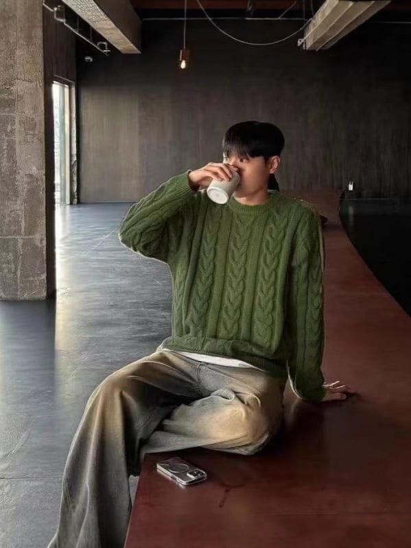 Pulover tricotat în stil coreean, croială lejeră, guler rotund, mâneci lungi, țesătură respirabilă din 100% poliester