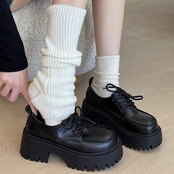 Moteriški odiniai bateliai su kvadratine nosimi, priekinis raištelis, žemas viršus, gumos platforma