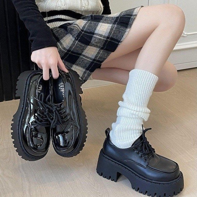 Moteriški odiniai bateliai su kvadratine nosimi, priekinis raištelis, žemas viršus, gumos platforma