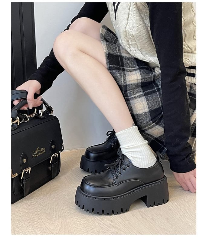 Moteriški odiniai bateliai su kvadratine nosimi, priekinis raištelis, žemas viršus, gumos platforma