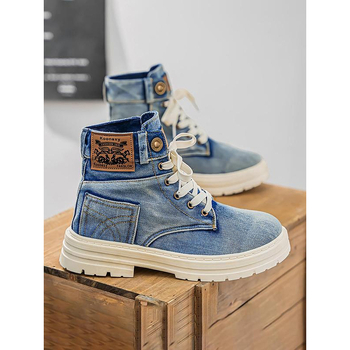 Μπουτίνια με κορδόνια, σχέδιο κρανίου, PVC άνω μέρος, στρογγυλή μύτη, τακούνι wedge 4–6 cm, χωρίς επένδυση