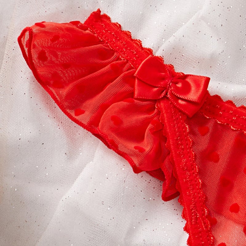 Γυναικείο εσώρουχο με διαφανές δαντελένιο ύφασμα από νάιλον με κέντημα σε σχήμα καρδιάς; βασικός ιστός 90–95% νάιλον.