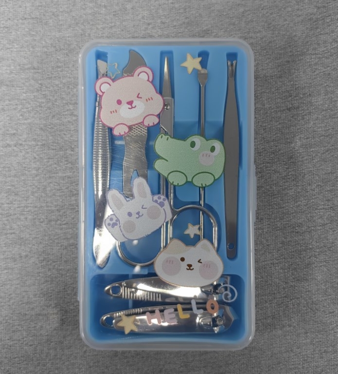 7-dijelni set za njegu noktiju u kutiji od nehrđajućeg čelika s elektroplatiranim završetkom