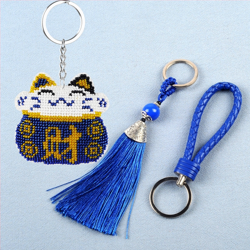 Võtmehoidja karikatürimotiiviga, 14CT ristõmbluse komplekt, plastplaad, kahepoolsed tikandid