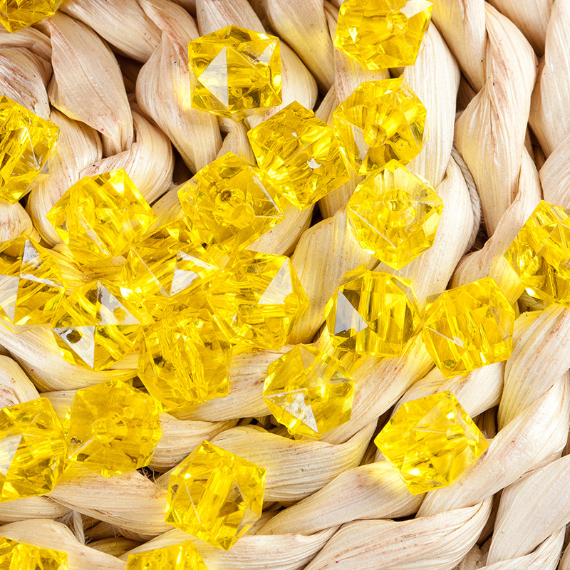 Mărgele acrilice libere – tehnici de prelucrare variate, stil proaspăt și dulce