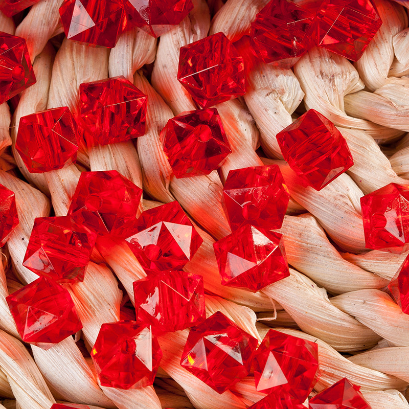 Mărgele acrilice libere – tehnici de prelucrare variate, stil proaspăt și dulce