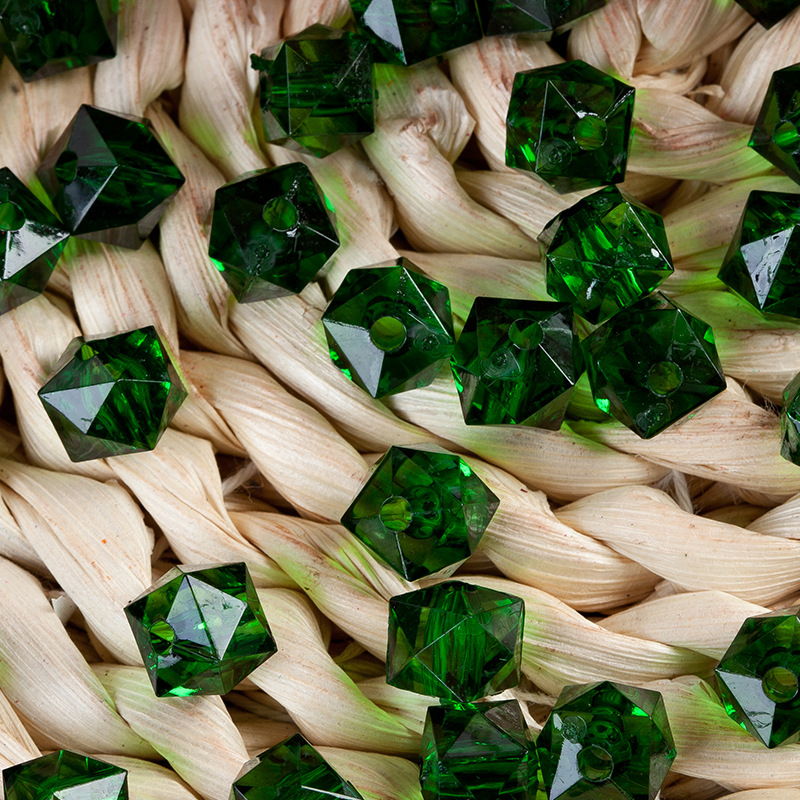 Mărgele acrilice libere – tehnici de prelucrare variate, stil proaspăt și dulce