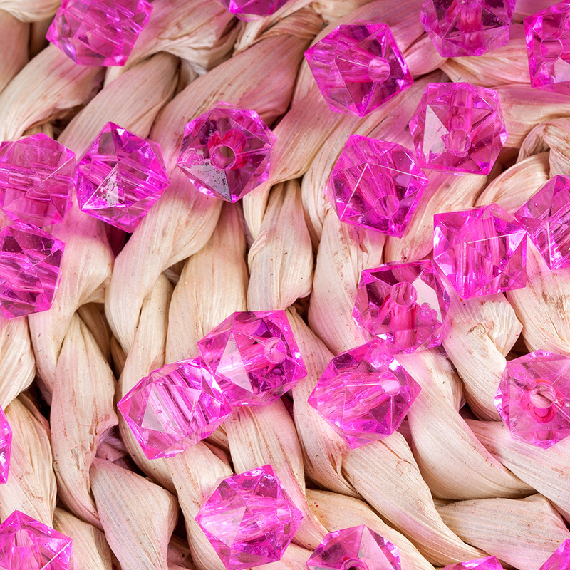 Mărgele acrilice libere – tehnici de prelucrare variate, stil proaspăt și dulce