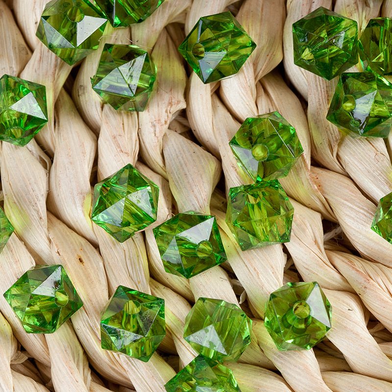 Mărgele acrilice libere – tehnici de prelucrare variate, stil proaspăt și dulce