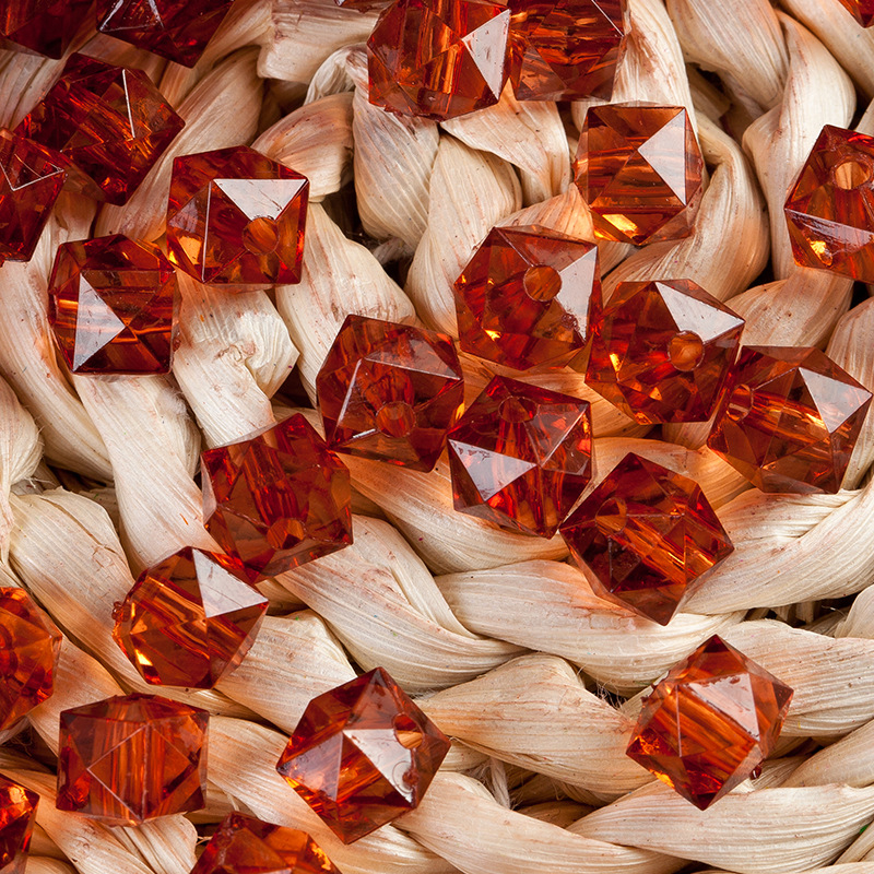 Mărgele acrilice libere – tehnici de prelucrare variate, stil proaspăt și dulce