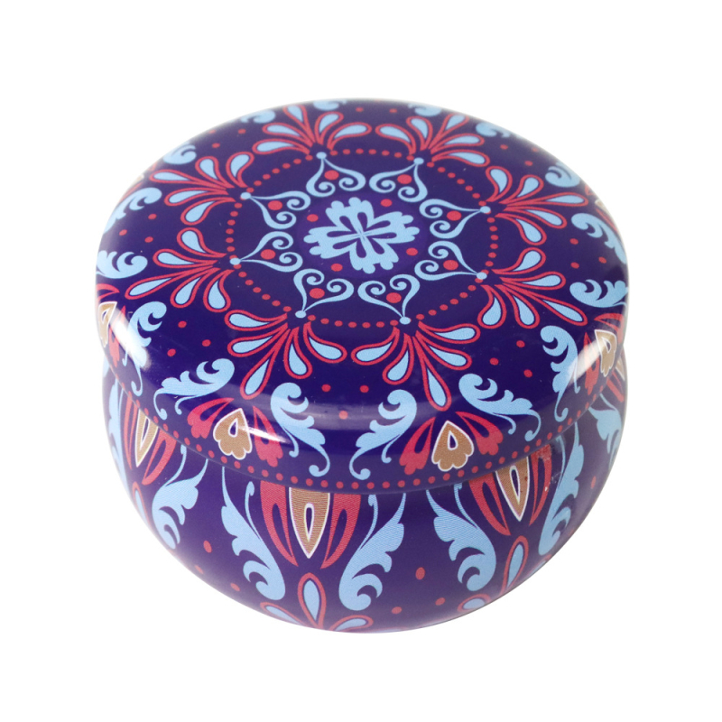 Aromatiskā svece tinplate burkā, Modelis L169, Aromāts D7, Ofsetdrukāšana, Dāvanu kārba