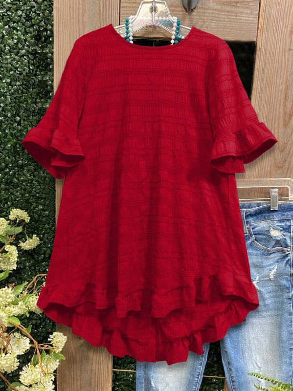 Μπλούζα με κοντά μανίκια, ανάγλυφη υφή σε καρό μοτίβο, βολάν στο τελείωμα, κουμπί πίσω, στρογγυλό λαιμό, χαλαρή γραμμή, πολυεστέρας