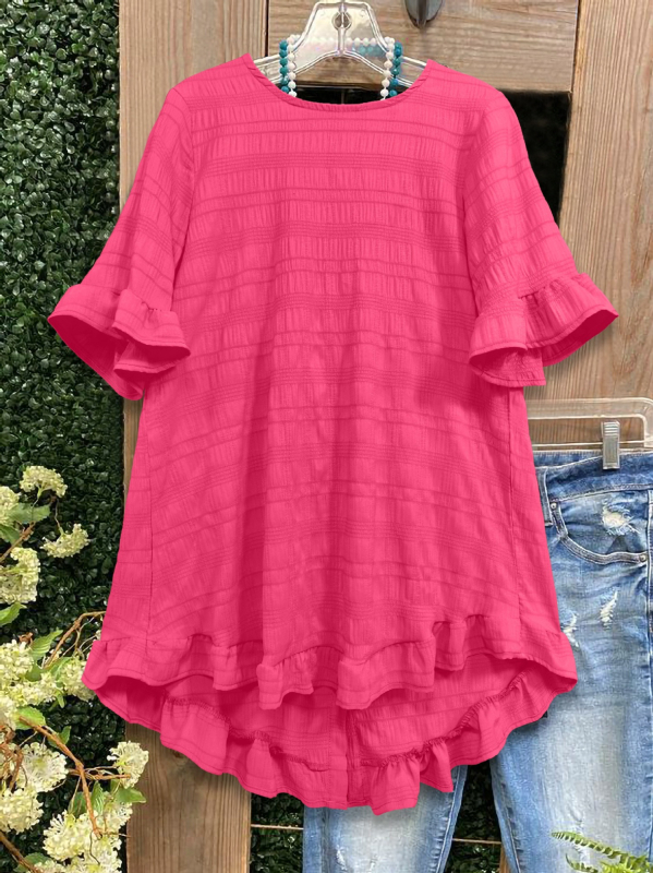 Top cu textură zbârcită în carouri, volan la margine, nasture în spate, guler rotund, poliester