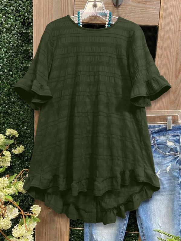 Top cu textură zbârcită în carouri, volan la margine, nasture în spate, guler rotund, poliester