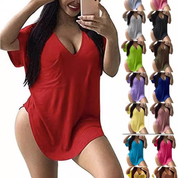 Tricou damă din amestec bumbac-poliester, decolteu în V, mânecă bat, croială lejeră, model uni