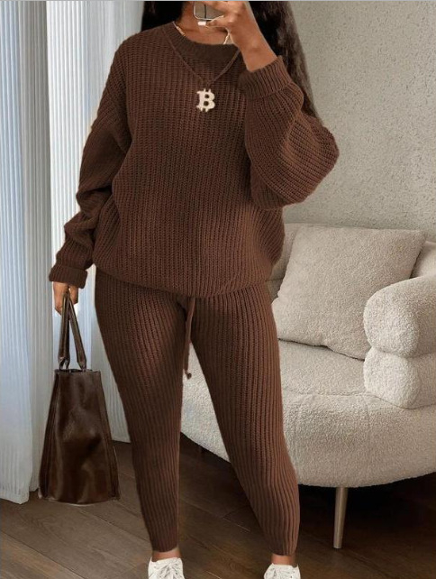 Costum tricotat pentru femei cu pantaloni, model solid, modelare la temperaturi înalte, țesătură nylon, 90–95% poliester, primăvara 2025