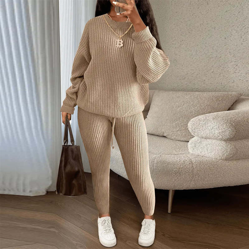 Costum tricotat pentru femei cu pantaloni, model solid, modelare la temperaturi înalte, țesătură nylon, 90–95% poliester, primăvara 2025