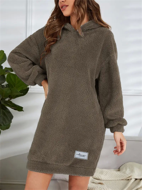 rochie cu glugă din velur Arctic, mâneci lungi, lungă croială, material pluș, stil pulover, iarna 2024