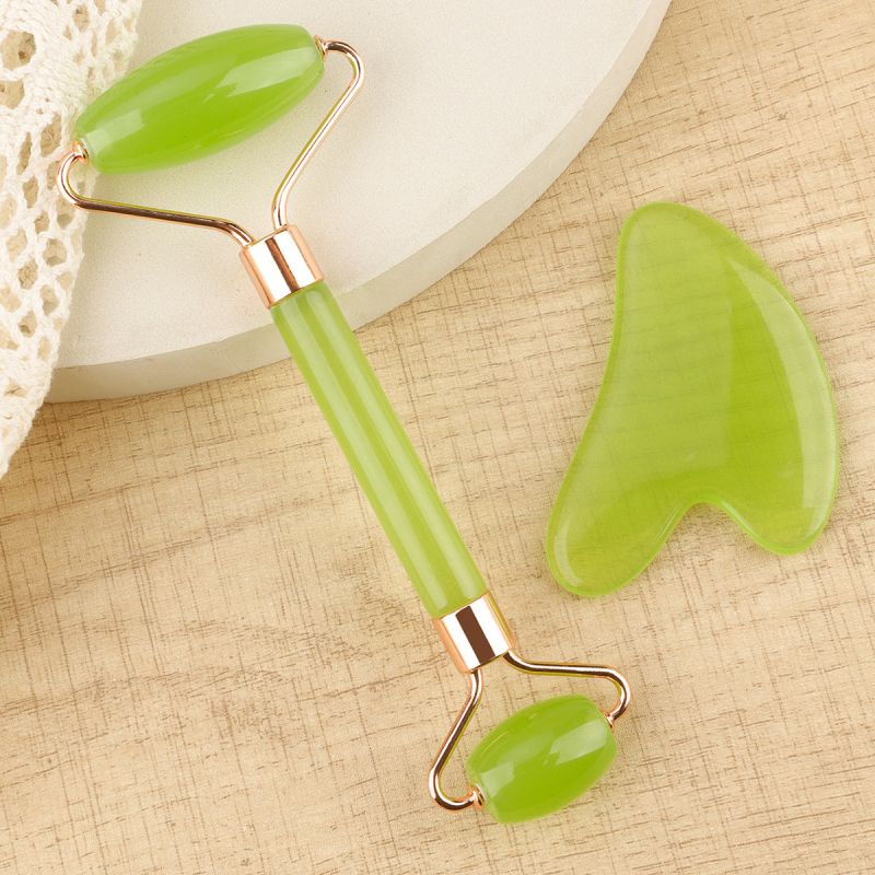 Masaj facial cu două capete, plăcuță gua sha în formă de inimă și roller din rășină imitând jad, 38 g